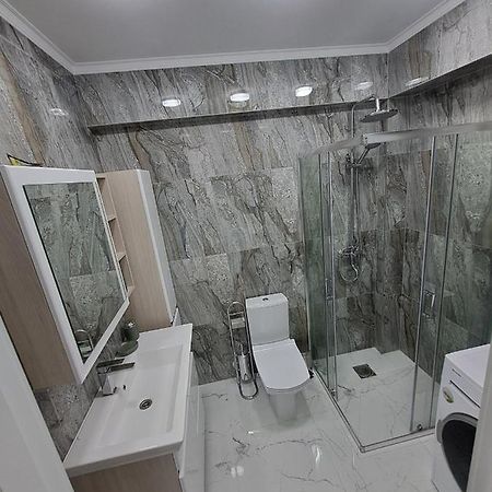Airport 24&24 Car Parking Apartment Chisinau Luaran gambar