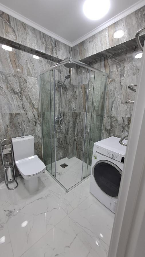 Airport 24&24 Car Parking Apartment Chisinau Luaran gambar