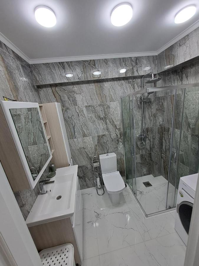 Airport 24&24 Car Parking Apartment Chisinau Luaran gambar